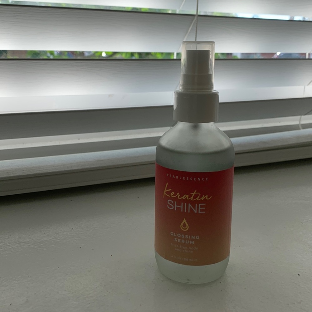 Pearl Essence Keratin Shine Glossing Serum for hair